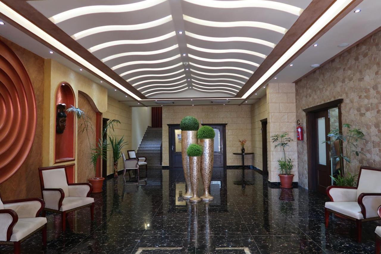 Boulevard Palace Hotel Monrovia Dış mekan fotoğraf