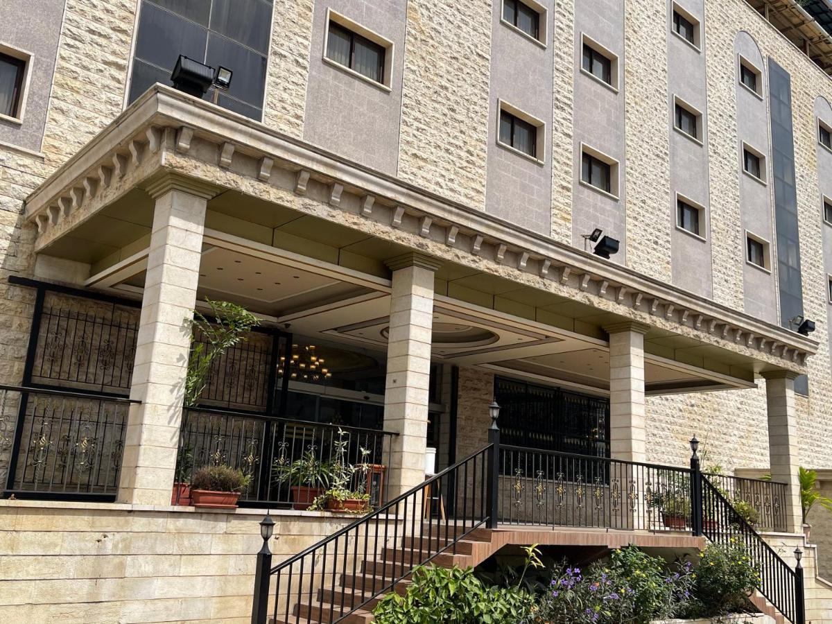 Boulevard Palace Hotel Monrovia Dış mekan fotoğraf