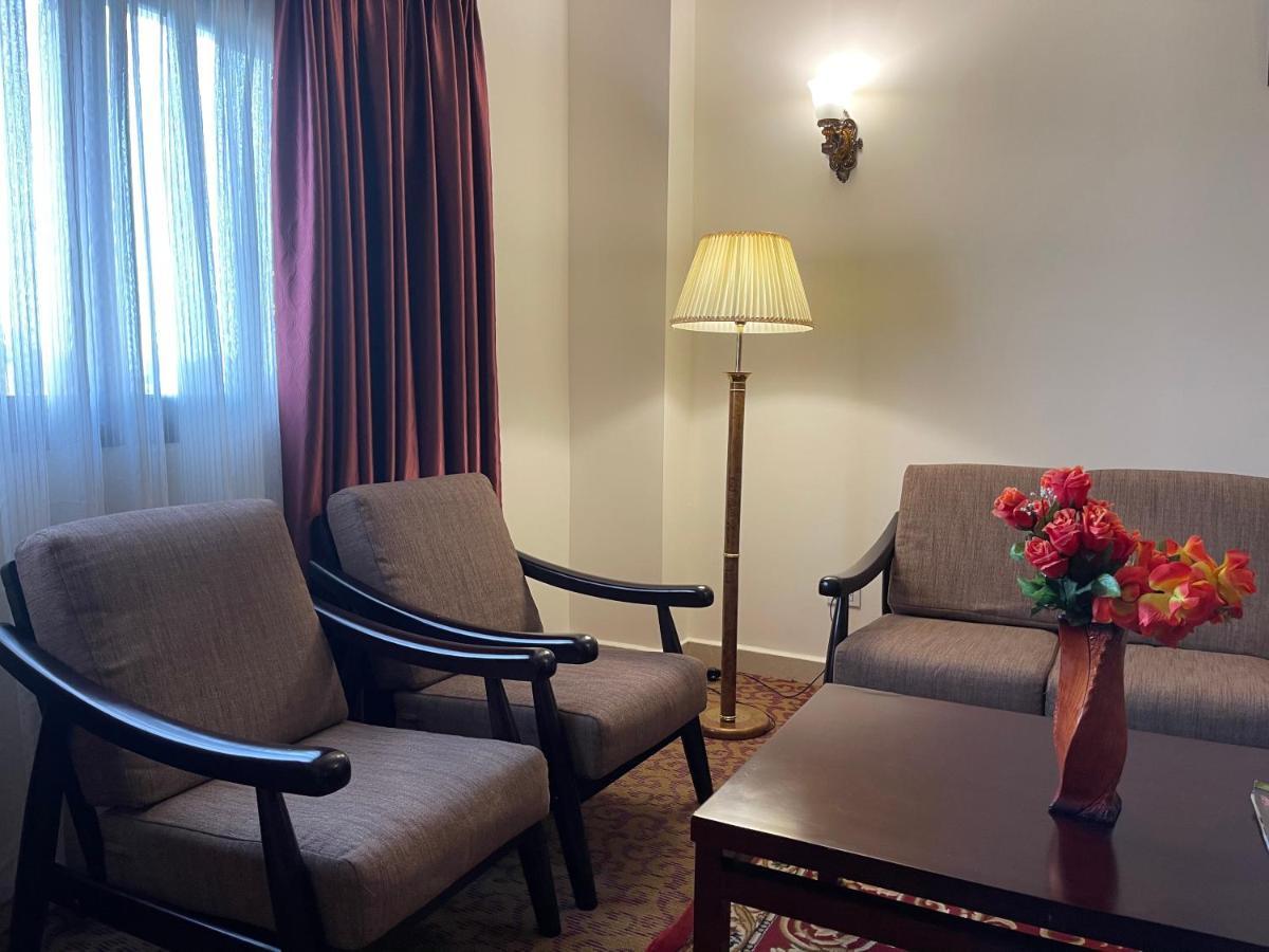 Boulevard Palace Hotel Monrovia Dış mekan fotoğraf