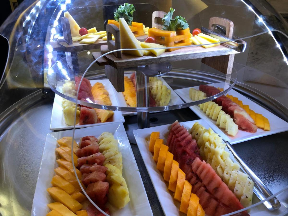 Boulevard Palace Hotel Monrovia Dış mekan fotoğraf