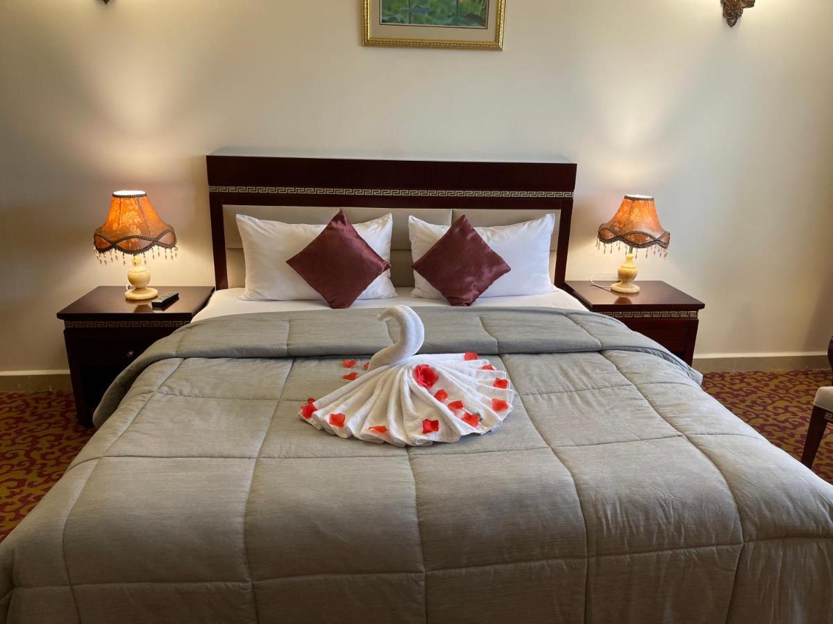 Boulevard Palace Hotel Monrovia Dış mekan fotoğraf