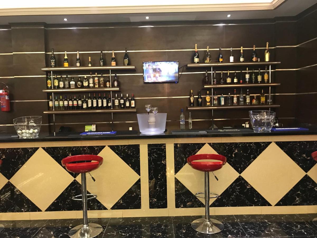 Boulevard Palace Hotel Monrovia Dış mekan fotoğraf