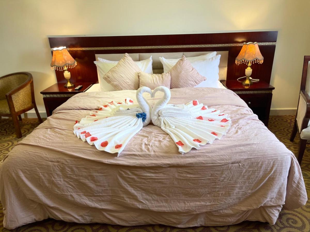 Boulevard Palace Hotel Monrovia Dış mekan fotoğraf