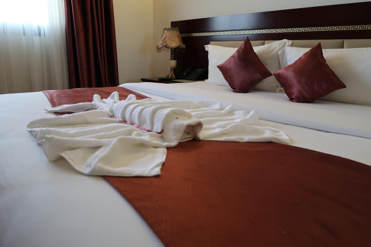 Boulevard Palace Hotel Monrovia Dış mekan fotoğraf