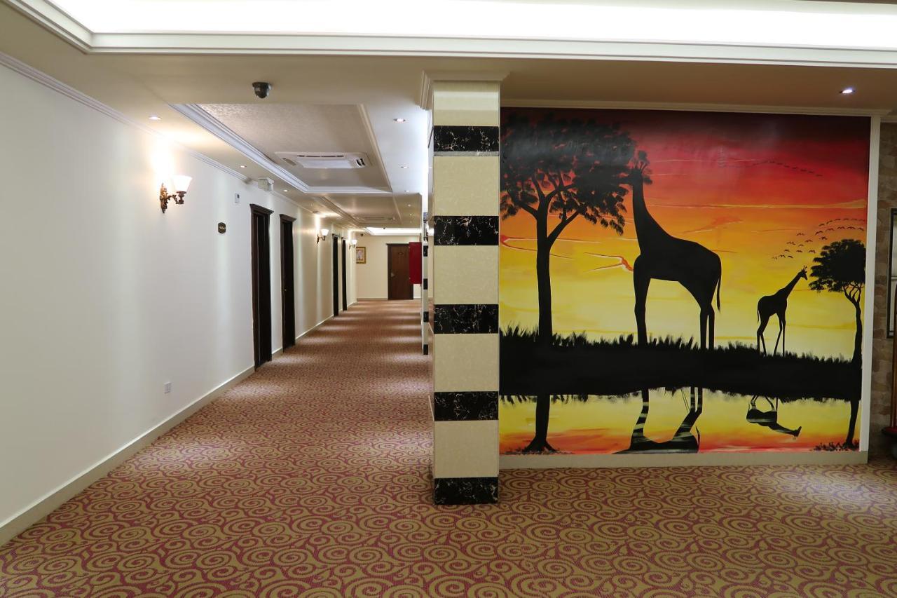 Boulevard Palace Hotel Monrovia Dış mekan fotoğraf