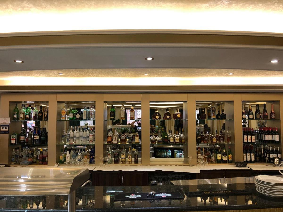 Boulevard Palace Hotel Monrovia Dış mekan fotoğraf
