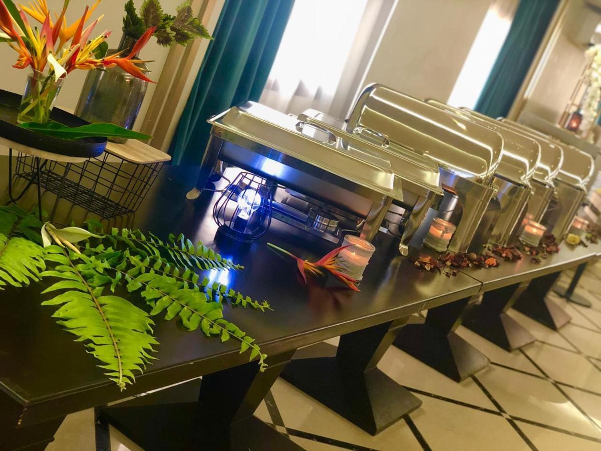 Boulevard Palace Hotel Monrovia Dış mekan fotoğraf