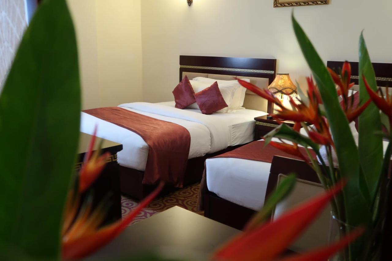 Boulevard Palace Hotel Monrovia Dış mekan fotoğraf