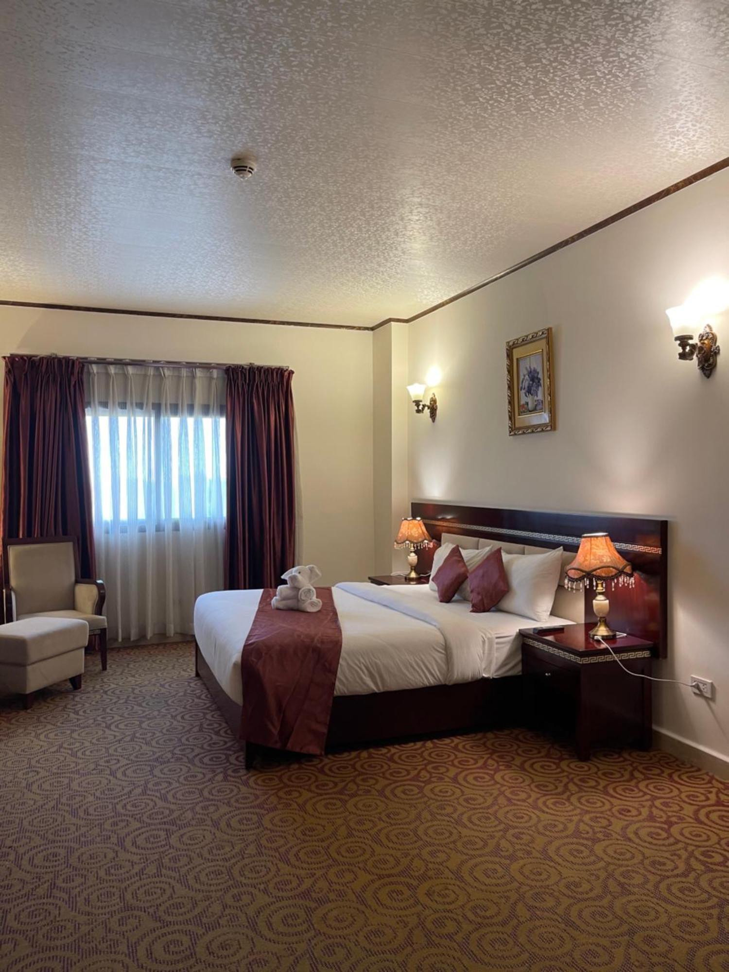 Boulevard Palace Hotel Monrovia Dış mekan fotoğraf