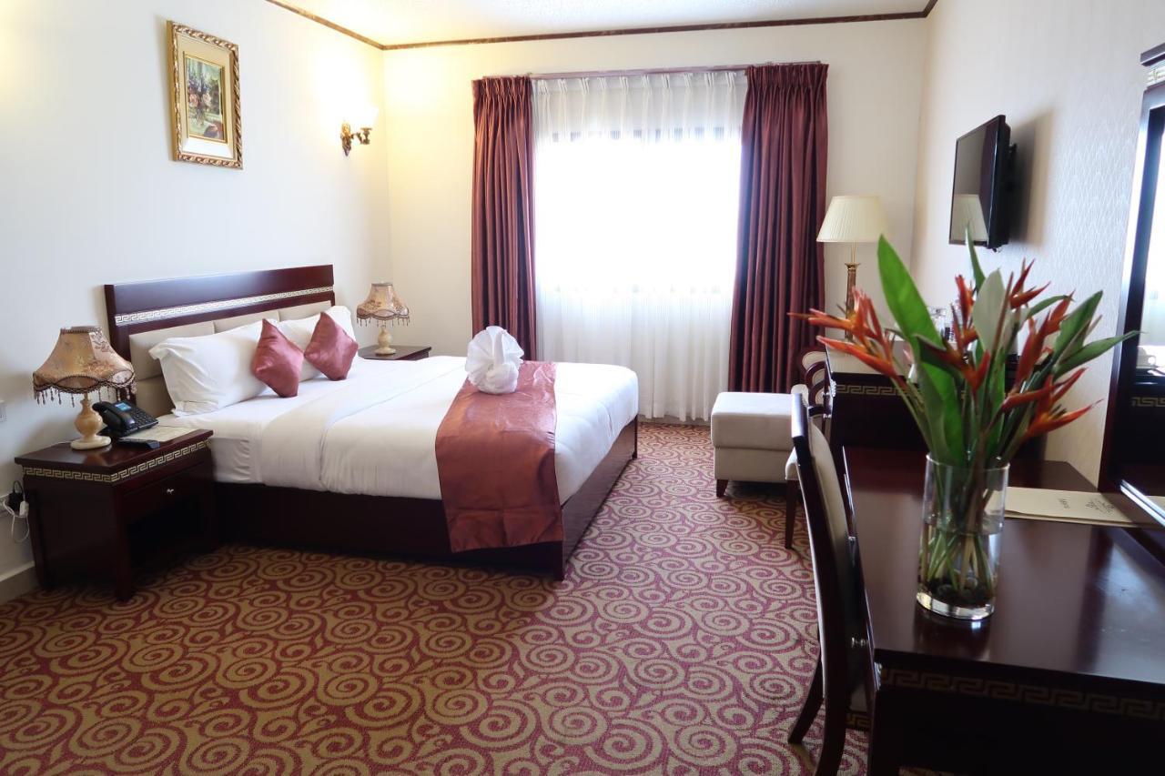 Boulevard Palace Hotel Monrovia Dış mekan fotoğraf