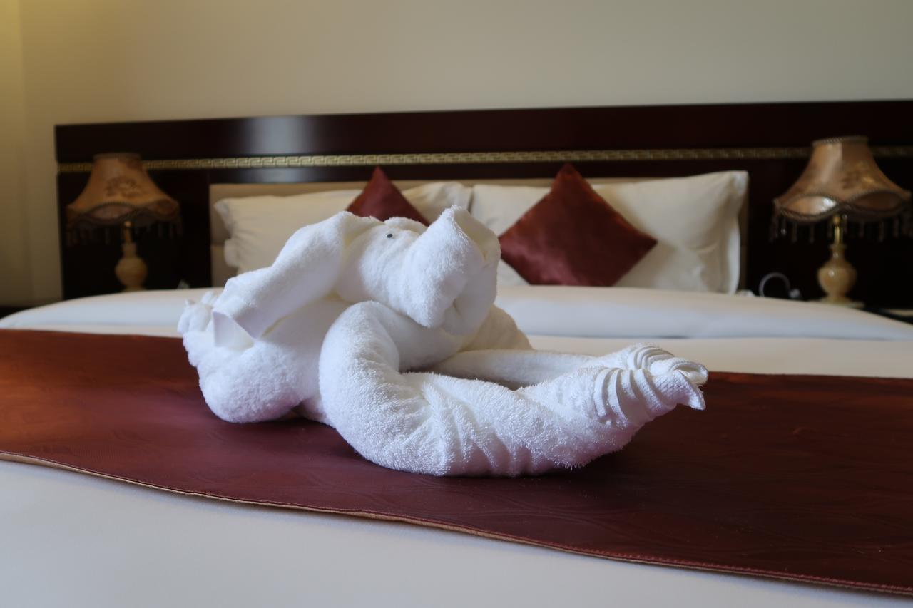Boulevard Palace Hotel Monrovia Dış mekan fotoğraf